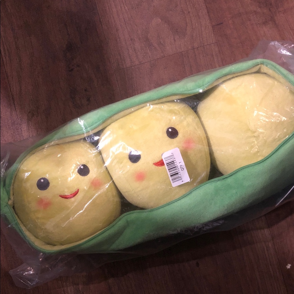 Toy Story!! Green Pea Pod Plush Toy with Three Yellow Smiling Peas - Kids Toy